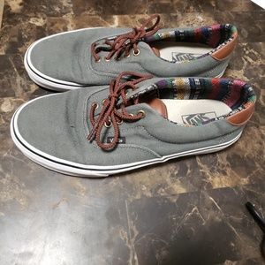 Van's Mens Gray Canvas & leather low top sz 10